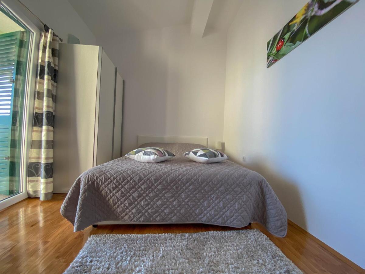 Hotel Apartman Ivan Makarska Esterno foto