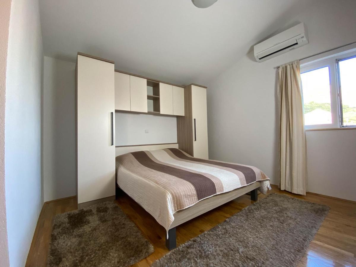 Hotel Apartman Ivan Makarska Esterno foto