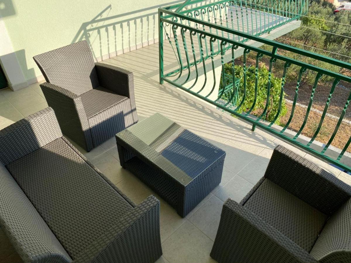 Hotel Apartman Ivan Makarska Esterno foto