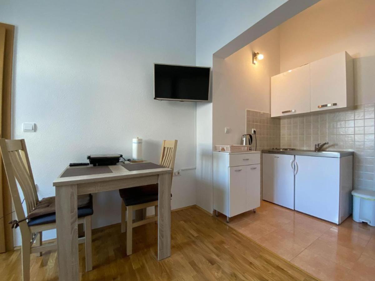 Hotel Apartman Ivan Makarska Esterno foto